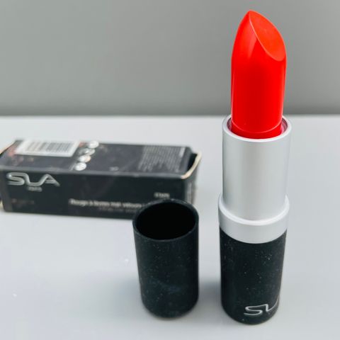 Serge Louis Alvarez Infinite Matte velvet lipstick leppestift 20401 red scarlet