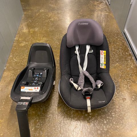 Maxi Cosi two way med base