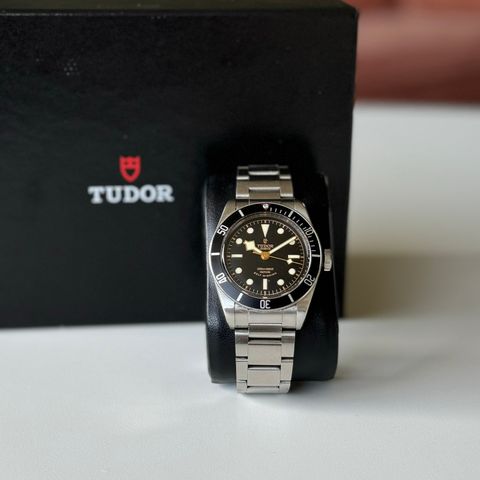 Tudor Black Bay 79220N "smiley"