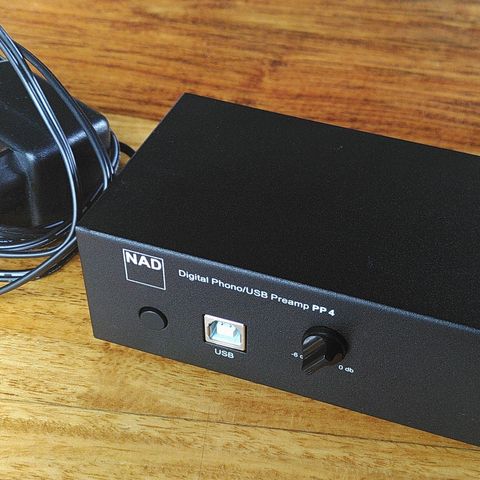 NAD PP4 Phono RIAA Trinn (MM/MC) med USB-tilkobling for digitalisering.