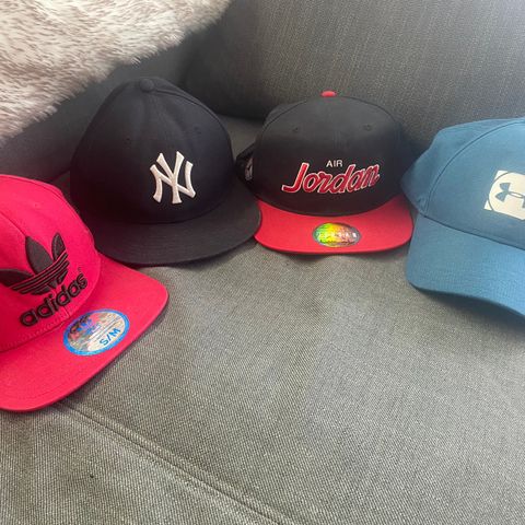 Caps