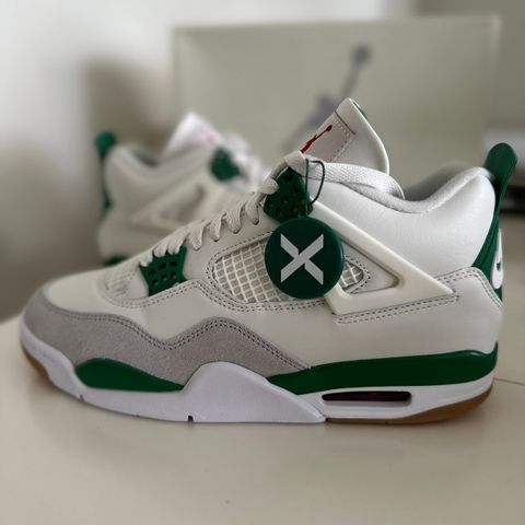 Nike Air Jordan 4 SB Pine Green