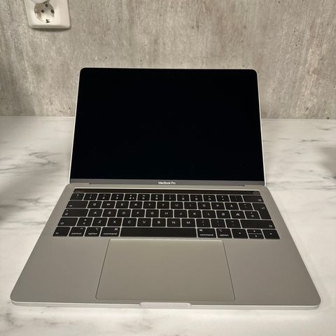 MacBook Pro 13'' m/ Touch Bar (2018 Silver)