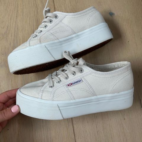 Superga sko str 37