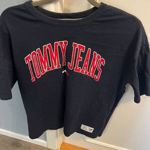 Flott Tommy hilfiger t-skjorte