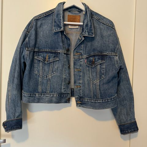 Levi’s cropped dad jacket