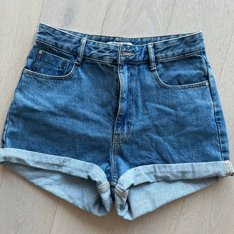 Denim shorts fra Zara