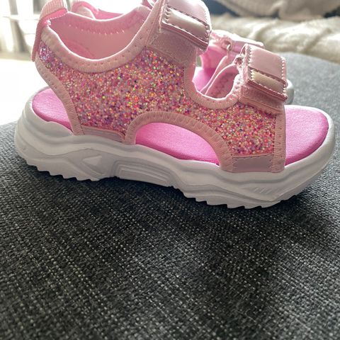 Sandaler til jente.  (Ny)