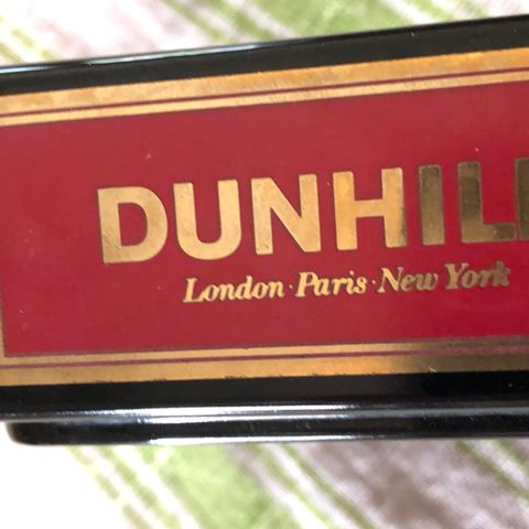 Askebeger med Dunhill  logo