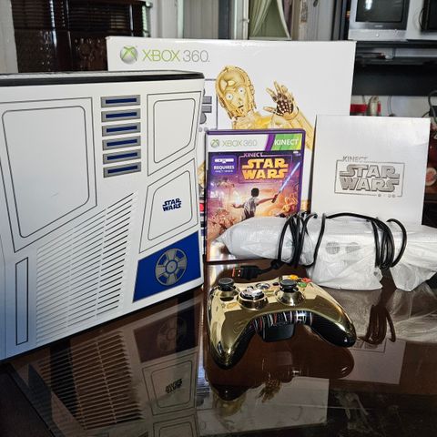 Xbox 360, Kinect Star Wars Limited Edition, komplett med eske
