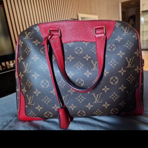 Louis Vuitton veske - Cerise Monogram Canvas Retiro Bag  Selges!