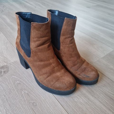 Boots str. 37