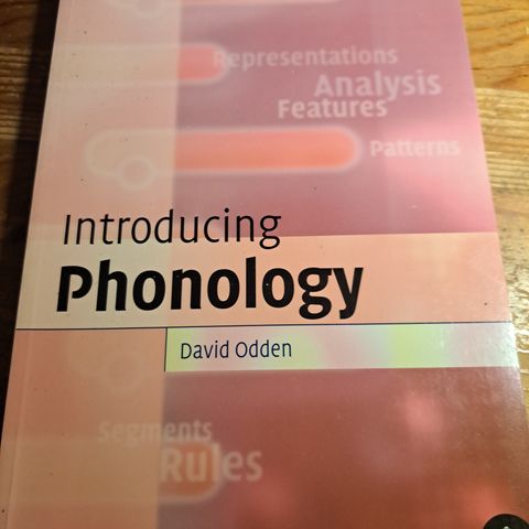 Introducing Phonology (David Odden)