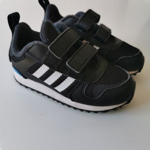 Joggersko Adidas str 25