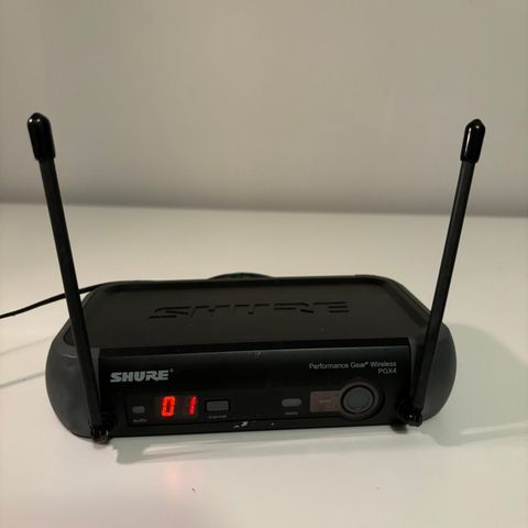 Shure PGX4 524-542 Mhz Wireless Microphone Receiver w/ Antennas