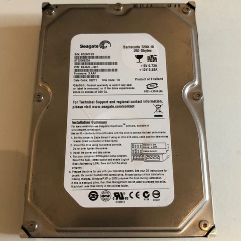 Ultra ATA IDE Seagate Barracuda 250 GB harddisk.