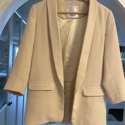 co’ couture exklusiv blazer dame.    Kostet 2500kr