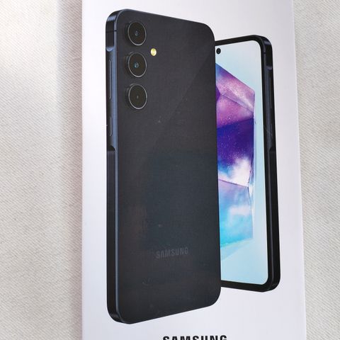 Samsung galaxy A55 5G /128GB. + sett med tilbehør.