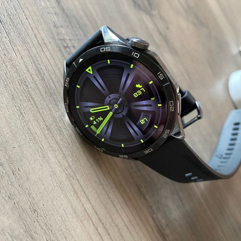 Huawei Watch GT4 selges HB