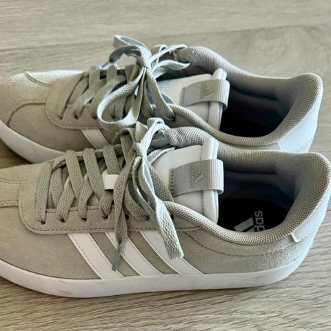 Adidas sneakers str 38