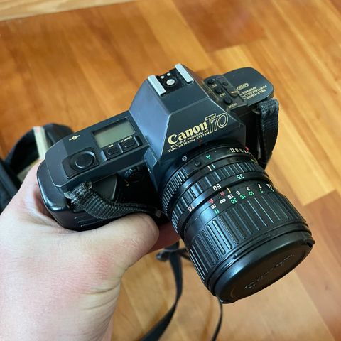 Canon T70 speilreflekskamera