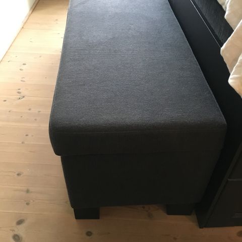 Benk m/oppbevaring i grå/ Bench w/storage in grey