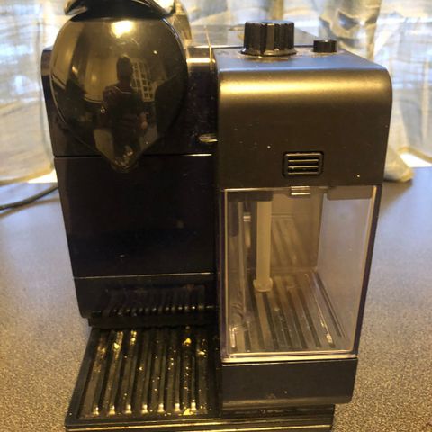 Nespresso DeLonghi kaffemaskin