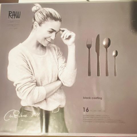 Bestikk i stål . Raw cutlery set 16 pcs