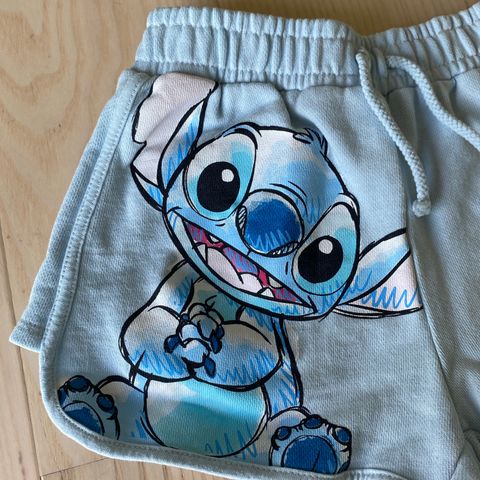 Stitch shorts fra Zara str.140