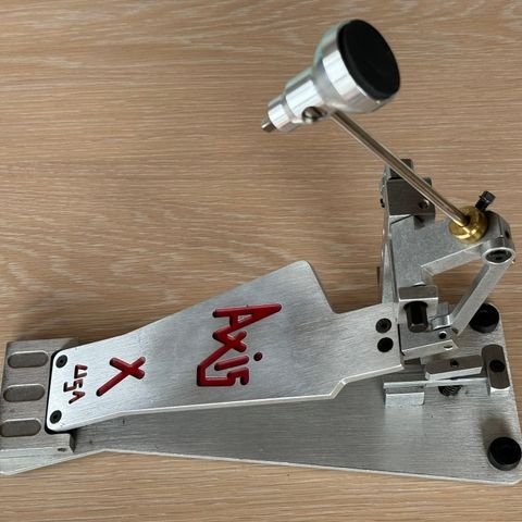 Axis basstrommepedal