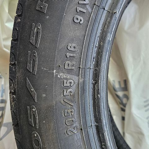 Brukte dekk Pirelli 205/55R16