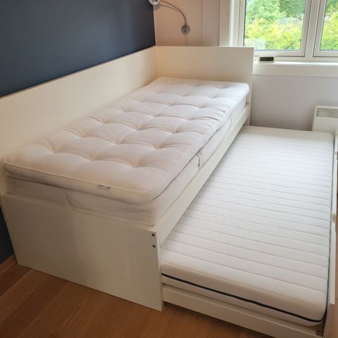 Ikea seng med ekstramadrass i skuff