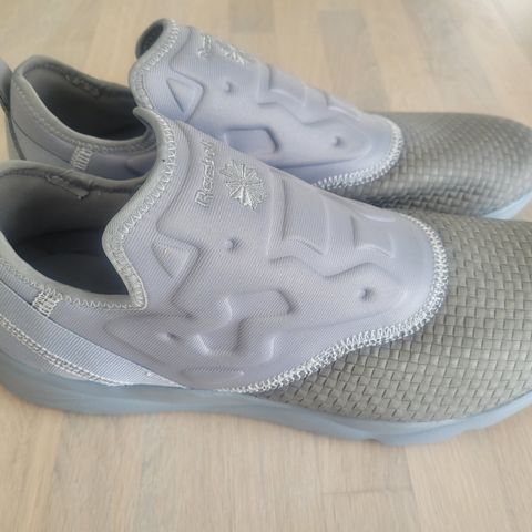 Reebok sko str 44- ny/ubrukt