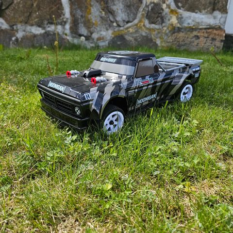 Team Associated Hoonitruck