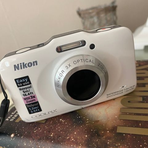 Nikon coolpix waterproof nydelig kamera.