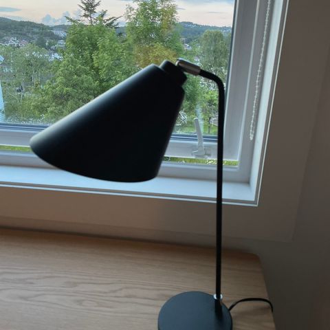 «Design» lampe - som ny