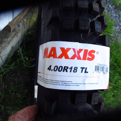 Dekk. Maxxis 4.00R-18TL