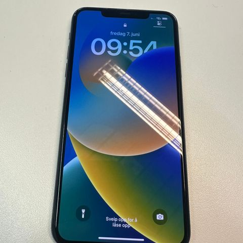 Strøken iphone 11 pro max 64 gig midnight green