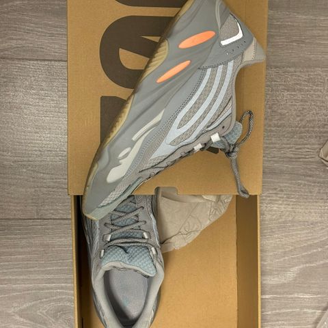 Yeezy 700 V2 Inertia 44.5