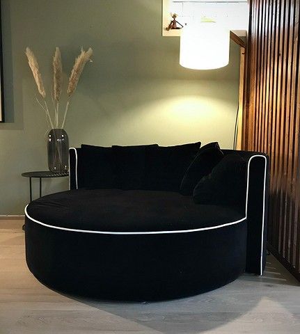 Svart Daybed/ rund Wyoming sofa fra Jotex