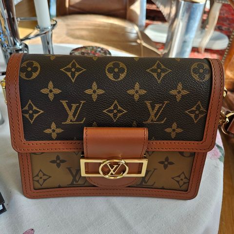 LOUIS VUITTON MINI DAUPHINE