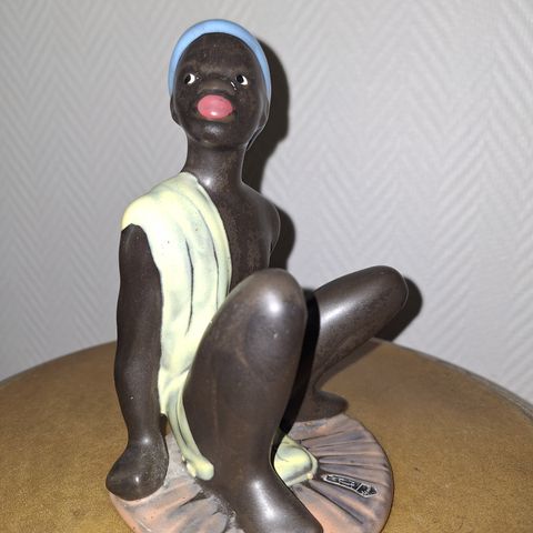 Afrikansk figur, porselen. Cortendorf