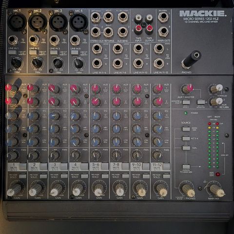 Mackie 1202-VLZ 12 channel MIC/LINE mixer inkl. omformer