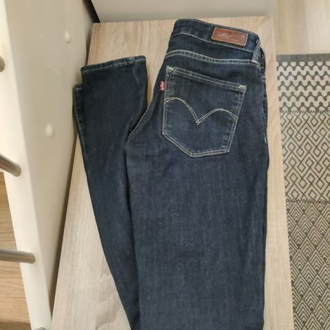 Levi's San Francisco Demi Curve