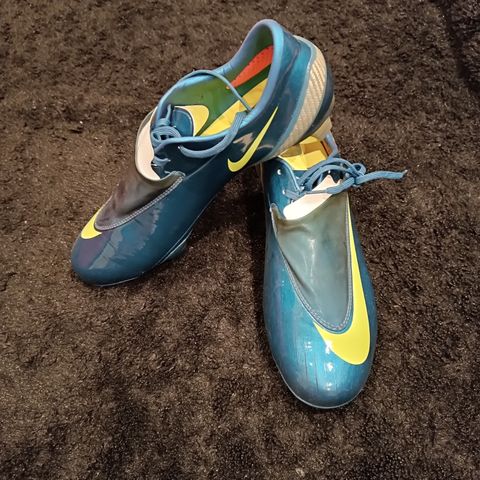 NIKE MERCURIAL VAPOR 4