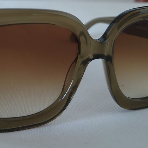 Chimi solbriller i 70-talls stil