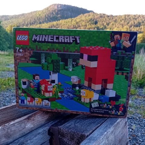 LEGO Minecraft The Wool Farm