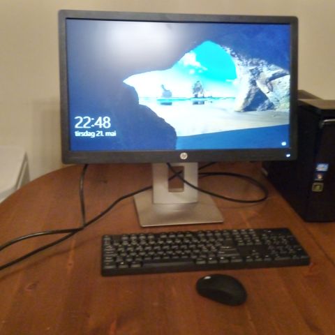 PC med skjerm, tastatur, mus, div. NY PRIS!