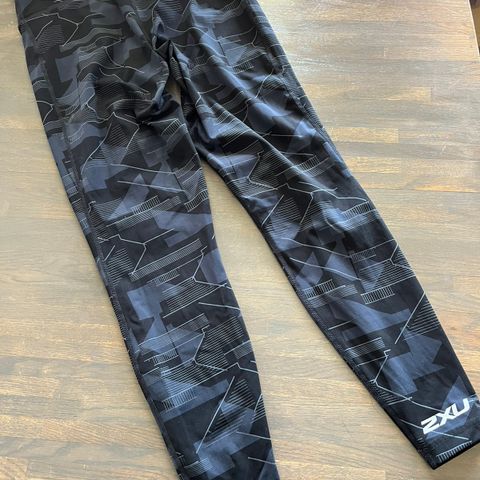 2xu tights, medium kompresjon str M.