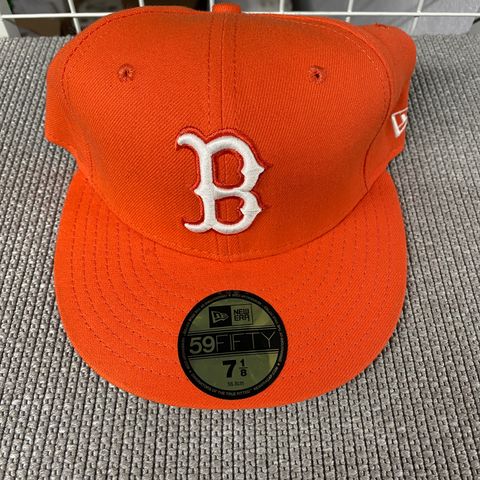 NEW ERA CAPS: Fitted Oransje (7 1/8)